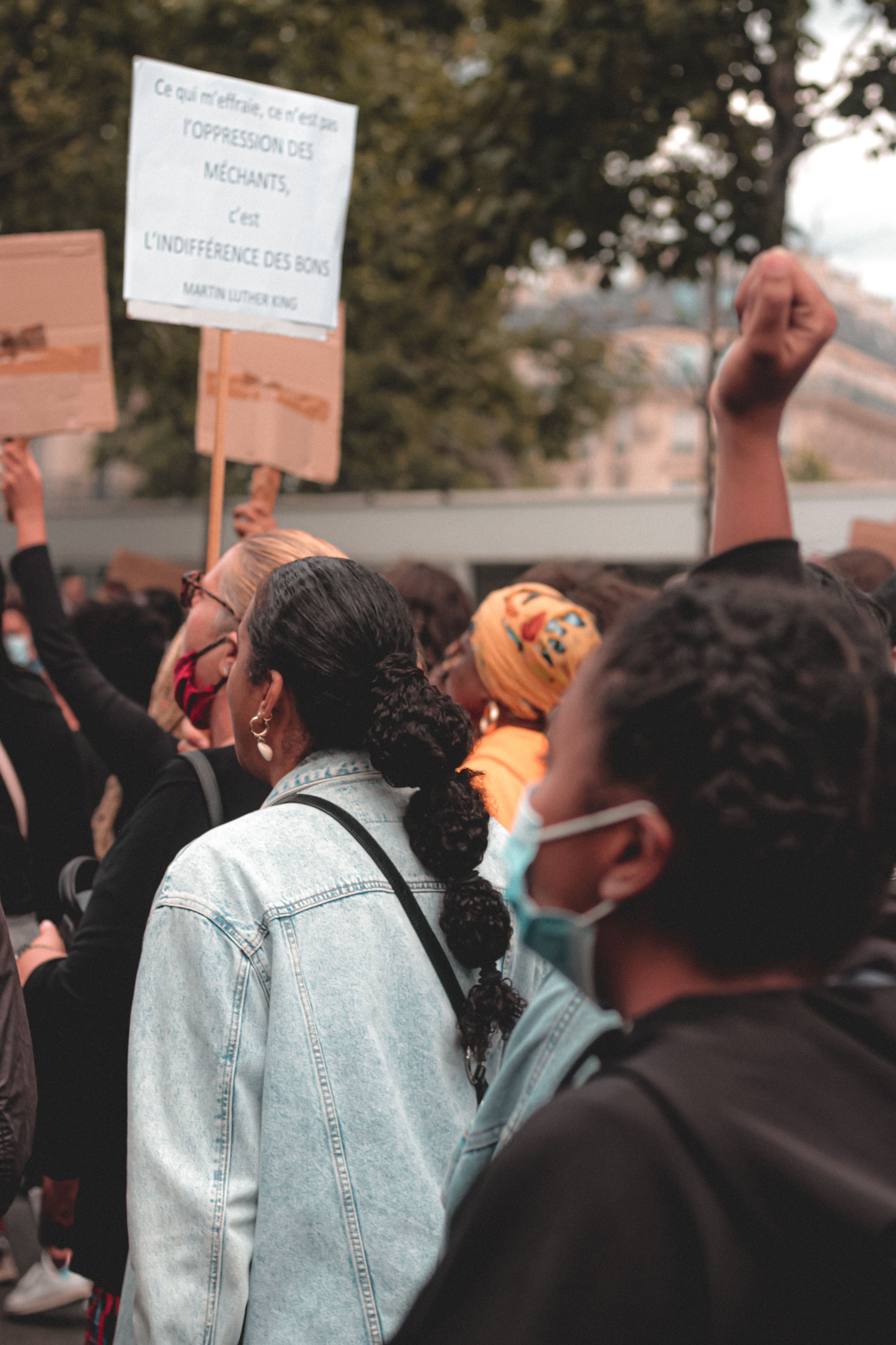 Des personnes réunies lors d’une mobilisation citoyenne